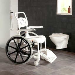 Etac Clean Bade- og toiletstol med drivhjul