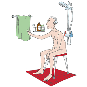 Mand siddende på badetaburet i brusebad