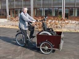 Mr. Pedersen Carrier bike for transport of wheelchair