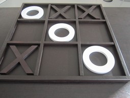 Noughts and crosses game Noughts and crosses game
