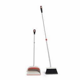 Good Grips sweeper set with telescopic pole