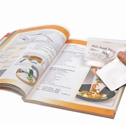 Forstørrelsesglas i kreditkort-størrelse, passer ned i en tegnebog - klik for at se billedet i fuld størrelse - åbner i nyt vindue Forstørrelsesglas i kreditkort-størrelse, passer ned i en tegnebog