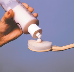 Lotion- og cremepåfører - med lille svamp