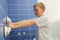 MOBELI Børnegreb til bad- og toilet