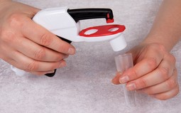 Pilleudtrykker med håndtag