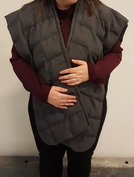 ABRACE Poncho - 3 el. 6 kg - eksempel fra produktgruppen sansestimulerende beklædning ABRACE Poncho - 3 el. 6 kg - eksempel fra produktgruppen sansestimulerende beklædning