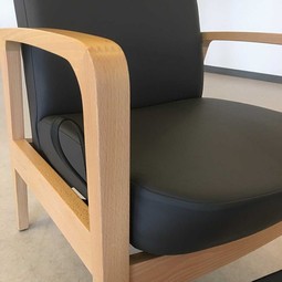 7031 Hvilestol m. vip i ryglæn - klik for at se billedet i fuld størrelse - åbner i nyt vindue 7031 Hvilestol m. vip i ryglæn