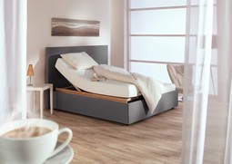 Unicata seng med lift  - eksempel fra produktgruppen sengebunde, 4-delt liggeflade, motoriseret
