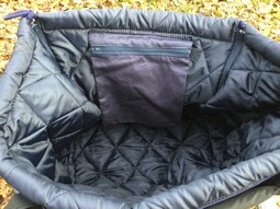 Kørestolspose i varm mikrofiber - klik for at se billedet i fuld størrelse - åbner i nyt vindue Kørestolspose i varm mikrofiber