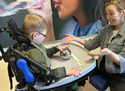 iFLOAT Kids Mekanisk Armstøtte til ADL, Kommunikation og Træning