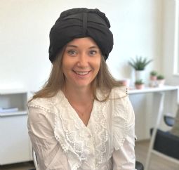 Tyngdehat med kirsebærsten Tyngdehat med kirsebærsten