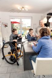 Todd - Mobilitetshjælpemidler med ståfunktion