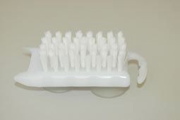 Vegetable brush with suction cups Vegetable brush with suction cups