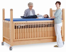 Timmy 2 care cot natural