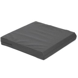 Seat cushion of viscoelastic foam with incontinence cover Seat cushion of viscoelastic foam with incontinence cover