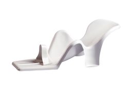 R82 Penguin bathing seat