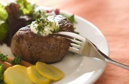 Knife and fork in one eating utensil Knife and fork in one eating utensil