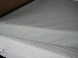 Comfor Incontinence sheet in light grey with PUR surface Comfor Incontinence sheet in light grey with PUR surface