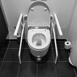 Floor standing armrest, Hanne