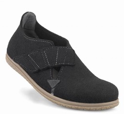 Mens slippers with velcro closure Mens slippers with velcro closure