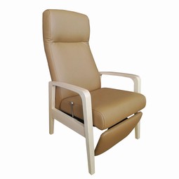 7031SVF seniorchiar with footrest 7031SVF seniorchiar with footrest