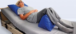 Curera triangle pillow