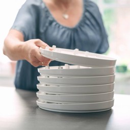 One-handed plate
