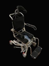 Ergotilt 4000 Hydraulic - example from the product group commode shower chairs with castors, non-electrical height adjustable Ergotilt 4000 Hydraulic - example from the product group commode shower chairs with castors, non-electrical height adjustable