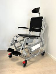 Triton Dual 150 - example from the product group commode shower chairs with wheels, tilt and electrical functions Triton Dual 150 - example from the product group commode shower chairs with wheels, tilt and electrical functions