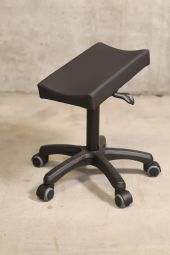 leg support on wheels