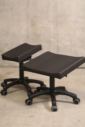 leg support on wheels
