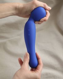 Wander - powerful wand vibrator from Peech