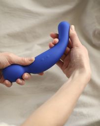 Wander - powerful wand vibrator from Peech