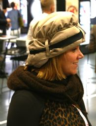 Compression hat with cherry stone