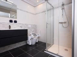 Easylet toiletlift - click to see picture in full size - opens new window Easylet toiletlift